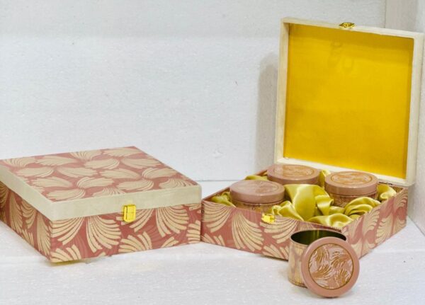 Elegant gift hampers box in peach tones featuring 4 jars, ideal for wedding favors and stylish gifts.