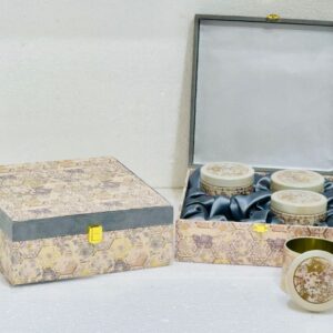 Vintage-inspired hexagon gift hampers box with 4 jars, perfect for wedding favors, stylish gifts, and special occasions.