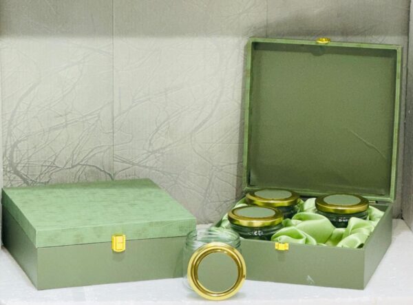 Emerald Fusion 4 Jar Hamper gift box, ideal for elegant wedding favors and special gifts for guests.