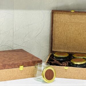 Charming gift hampers box featuring 4 jars, perfect for wedding favors, seasonal gifts, and special occasions.