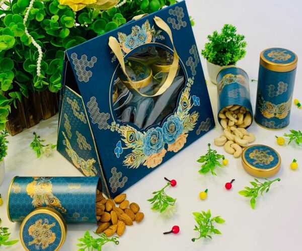 Turquoise Bloom Gourmet Basket with 3 Tin Jars