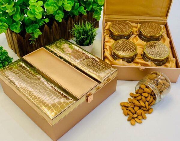 Stylish gift hampers box with croc design and 4 jars, ideal for elegant wedding favors, luxurious gifts, and special occasions.